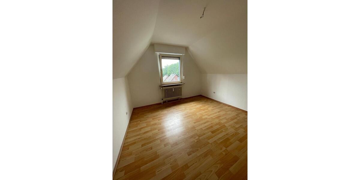 Gemütliche 3-Zimmer-Dachgeschosswohnung in ruhiger Lage mit Waldblick 3 zimmer