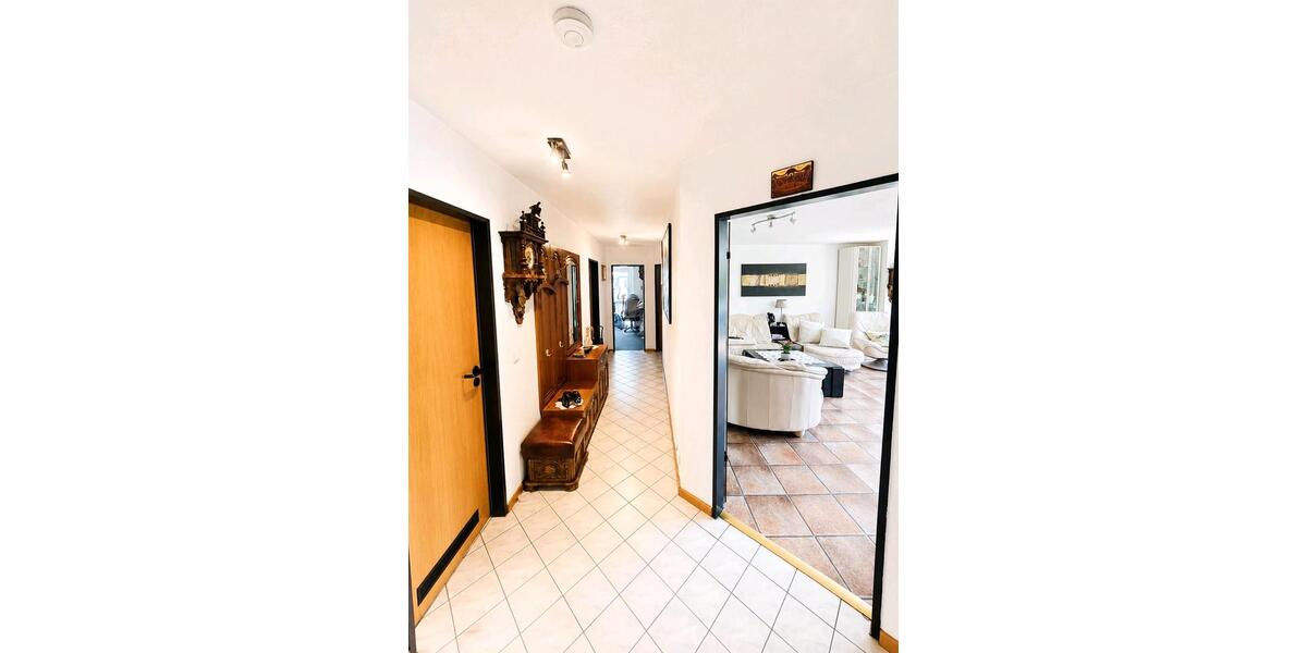 Etagenwohnung Solingen Mitte - 3 Zimmer, 83 m&sup2;, 243.000&euro; | Angebot:27067666