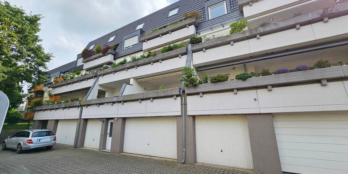 Gut vermietete 2-Zimmer-Dachgeschosswohnung mit Balkon u. Garage im Herzen von Burscheid 2 zimmer