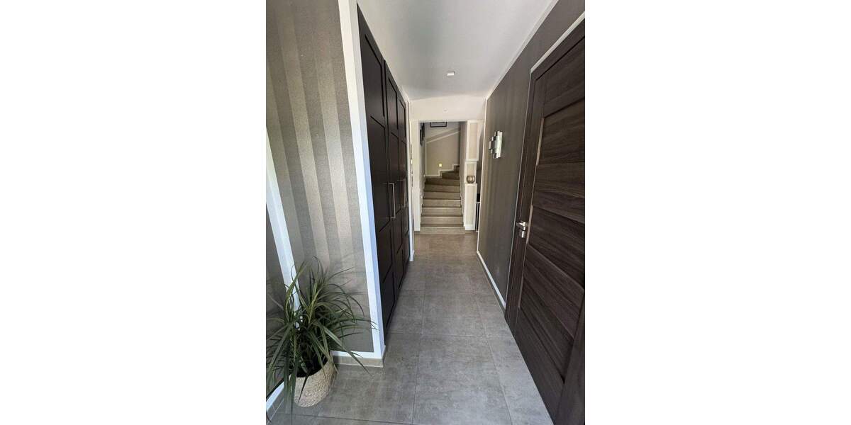 Doppelhaushälfte Rösrath - 7 Zimmer, 240 m&sup2;, 899.000&euro; | Angebot:24534219