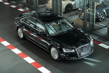Audi A8 161.000 km 35.890 &euro; Köln 50829