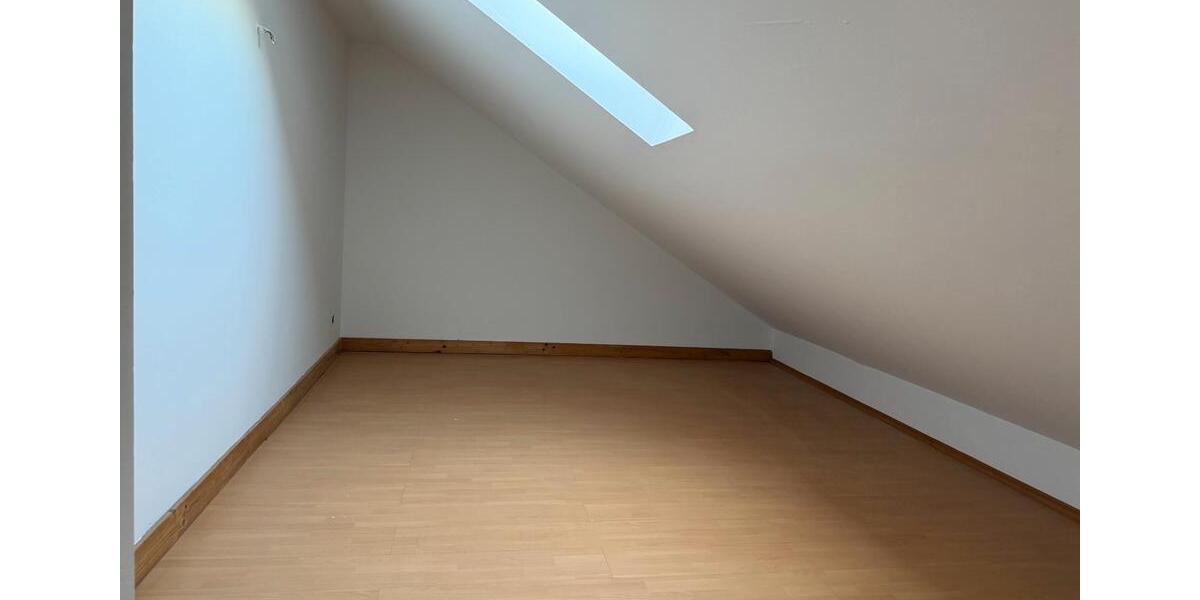 Doppelhaushälfte Bergisch Gladbach Paffrath - 5 Zimmer, 195 m&sup2;, 2.400&euro; | Angebot:26322264