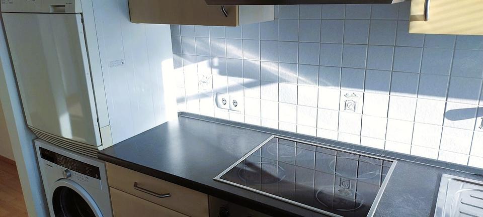 Renovierte 4-Zimmer-Wohnung mit Balkon & Aufzug – EBK, 6. OG, Fre 4 zimmer