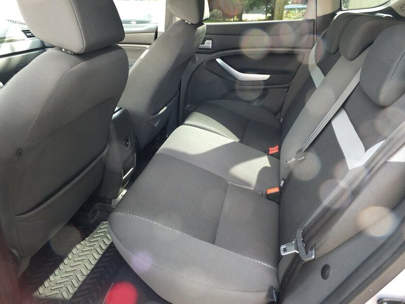 Ford Kuga CHAMPIONS EDITION 4x4 AHK SPORT 188.211 km 6.408 € Köln 50858