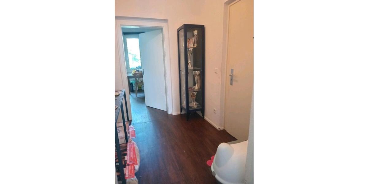 1 Zimmer WG (+Balkon, Küche, Bad, Garten) 1 zimmer