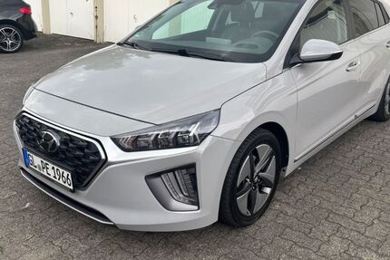 Hyundai IONIQ 55.297 km 17.700 € Bergisch Gladbach 51427