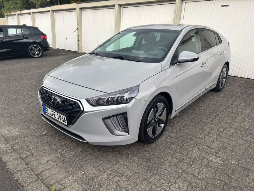 Hyundai IONIQ 55.297 km 18.100 € Bergisch Gladbach 51427
