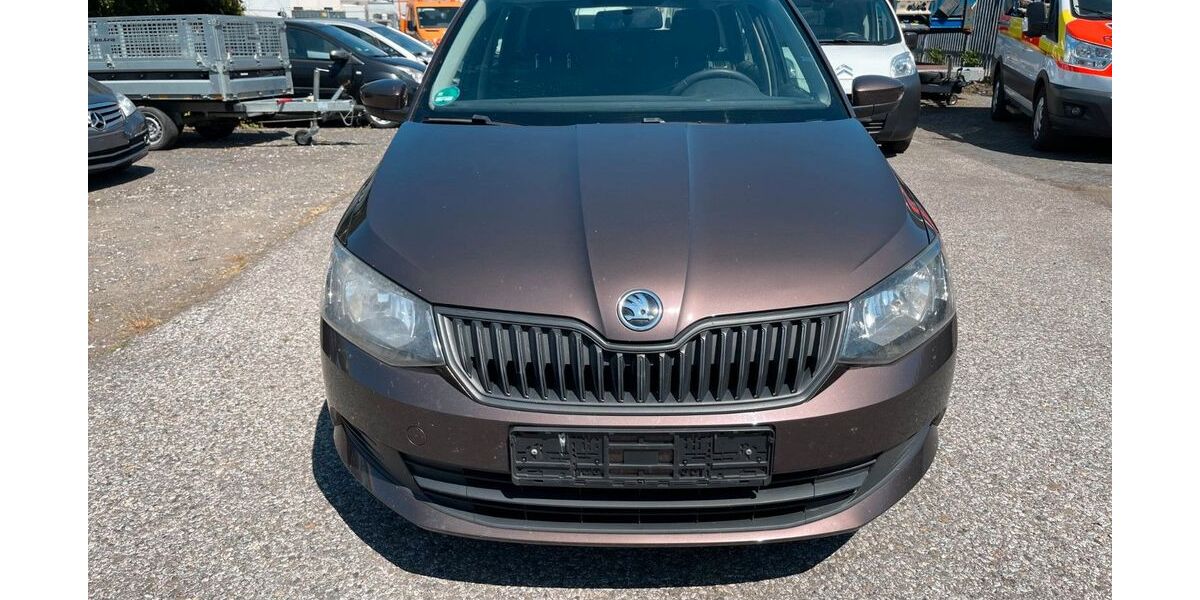 Skoda Fabia 283.931 km 2.500 &euro; Düsseldorf 40233