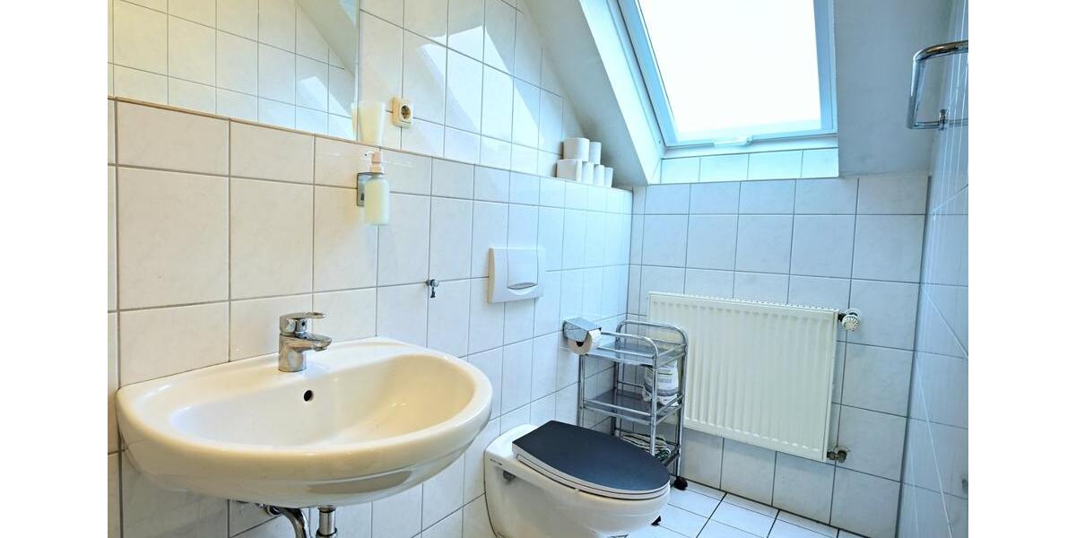 Dachgeschoßwohnung Brühl - 3 Zimmer, 30 m&sup2;, 695&euro; | Angebot:24837951