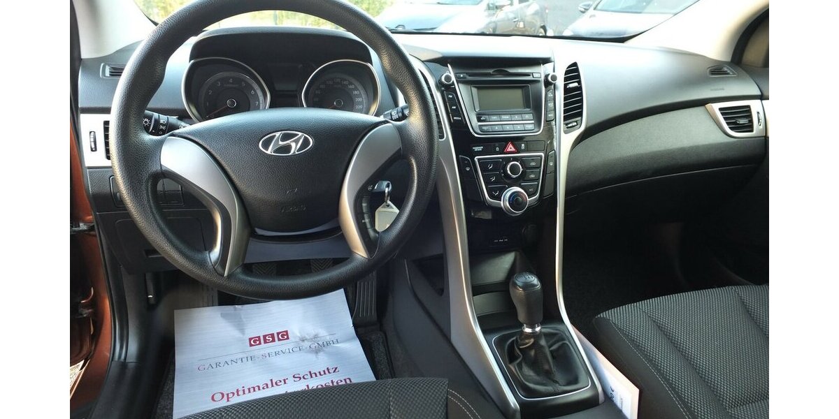 Hyundai i30 KLIMAAUTOMATIK SPORT LMF/BREITREIFEN 117.877 km 7.500 &euro; Köln 50858