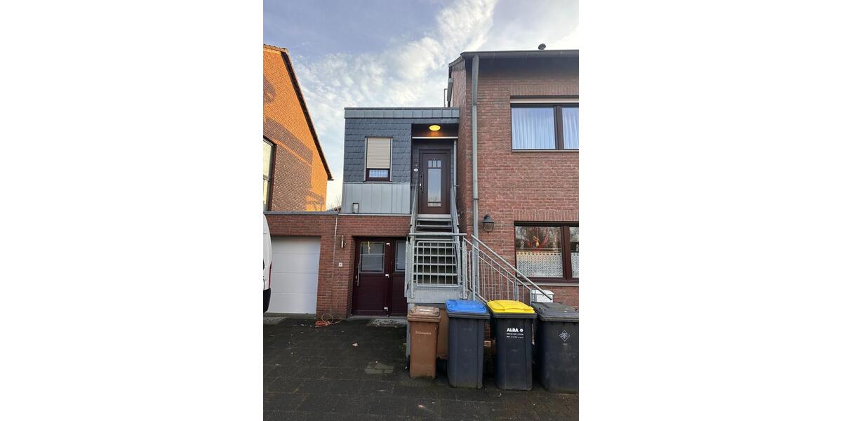 4 Zimmer Wohnung in 50129 Bergheim Niederaußem zur Vermietung 5 zimmer