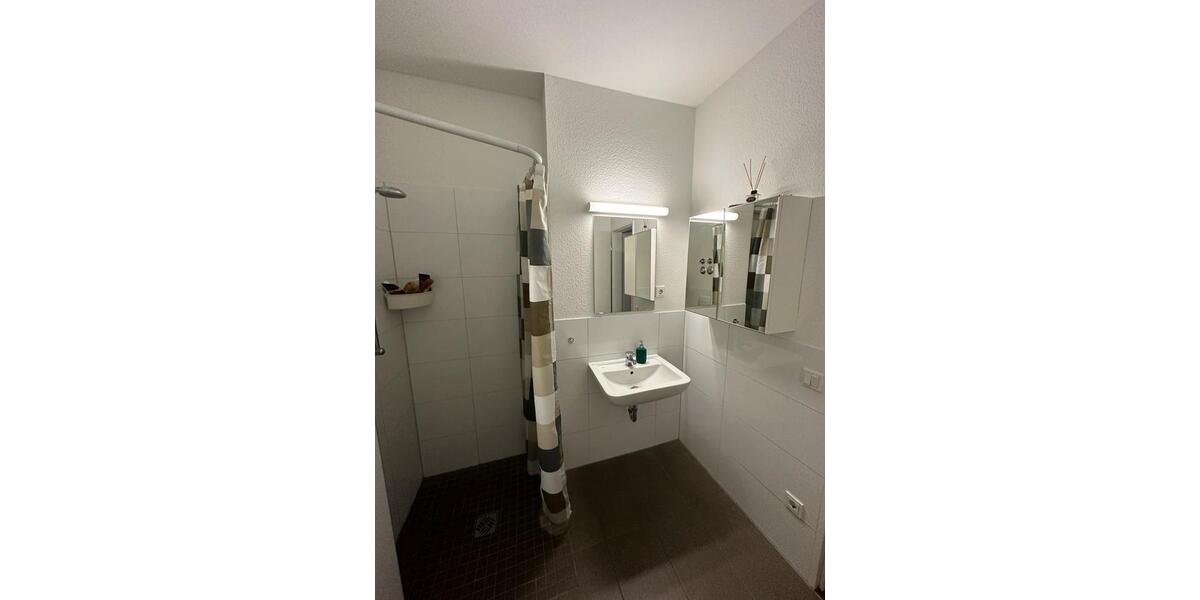 Etagenwohnung Düsseldorf Pempelfort - 1 Zimmer, 55 m&sup2;, 950&euro; | Angebot:26383001