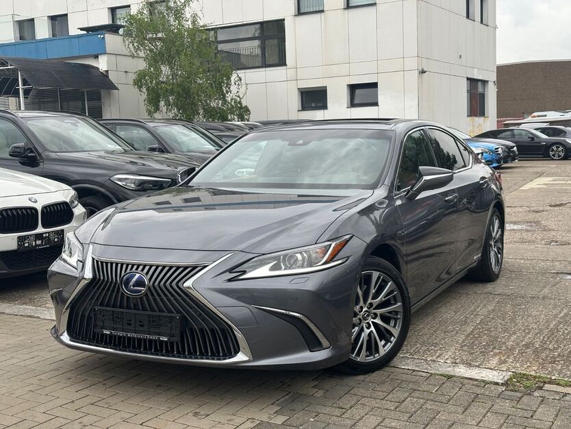 Lexus Andere 33.000 km 33.990 € Köln 51105