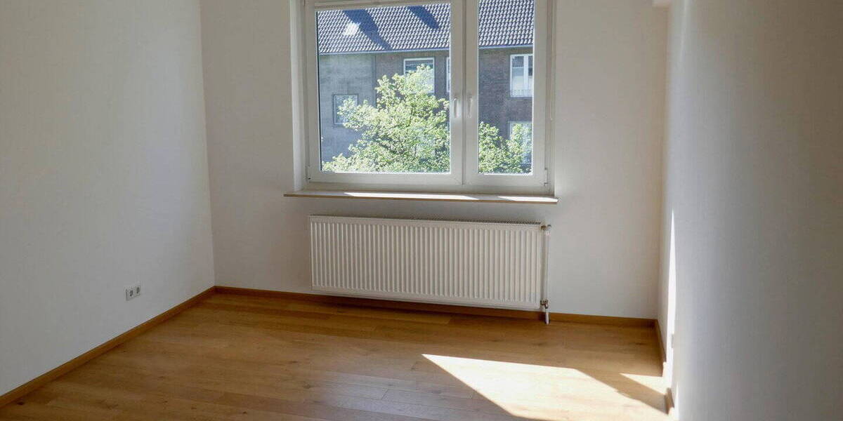 Etagenwohnung Düsseldorf Bilk - 3 Zimmer, 77 m&sup2;, 349.000&euro; | Angebot:26402212