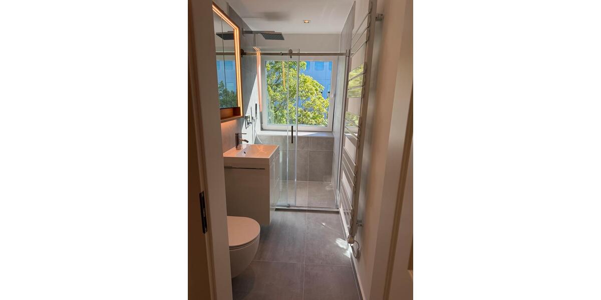 Etagenwohnung Düsseldorf Heerdt - 3 Zimmer, 83 m&sup2;, 2.100&euro; | Angebot:26393883