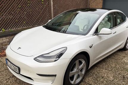 Tesla Model 3 113.000 km 22.450 &euro; Neuss 41468