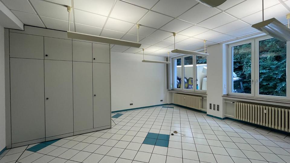 Freie LagerhallenBüro in 42857 Remscheid und 42119 Wuppertal zimmer