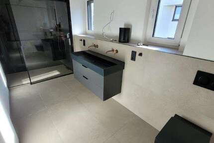 Haus zum Mieten in Leverkusen 2.300 € 145.93 m² 5 zimmer