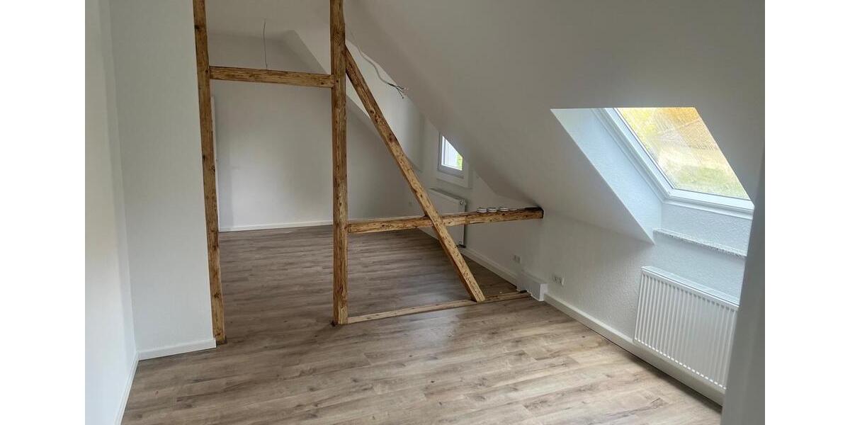Dachgeschoßwohnung Solingen Central - 4 Zimmer, 80 m&sup2;, 750&euro; | Angebot:26135864