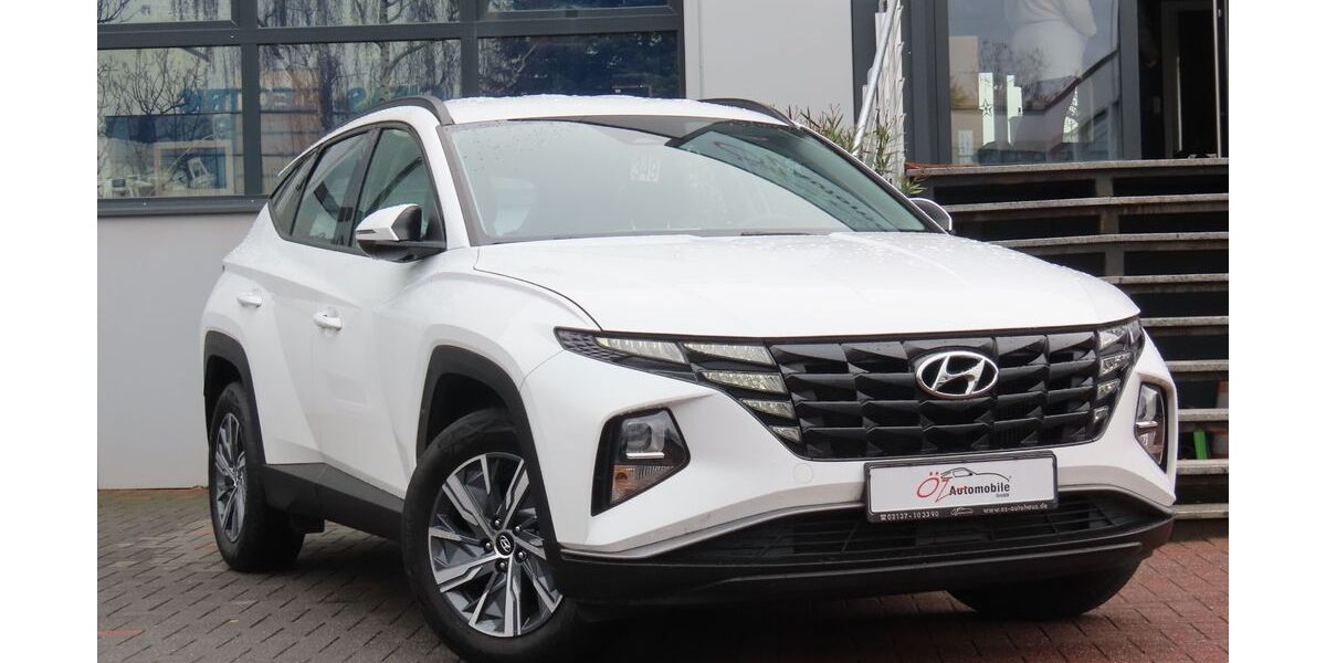 Hyundai TUCSON 100.000 km 17.900 &euro; Neuss 41469
