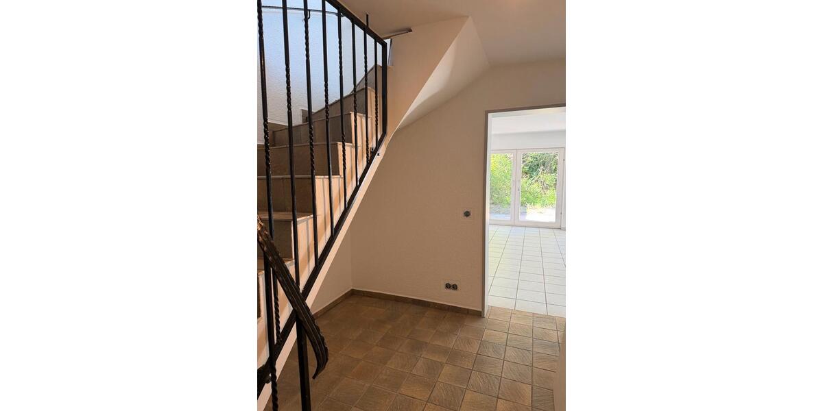 Doppelhaushälfte Bergisch Gladbach Paffrath - 5 Zimmer, 195 m&sup2;, 2.400&euro; | Angebot:26322264