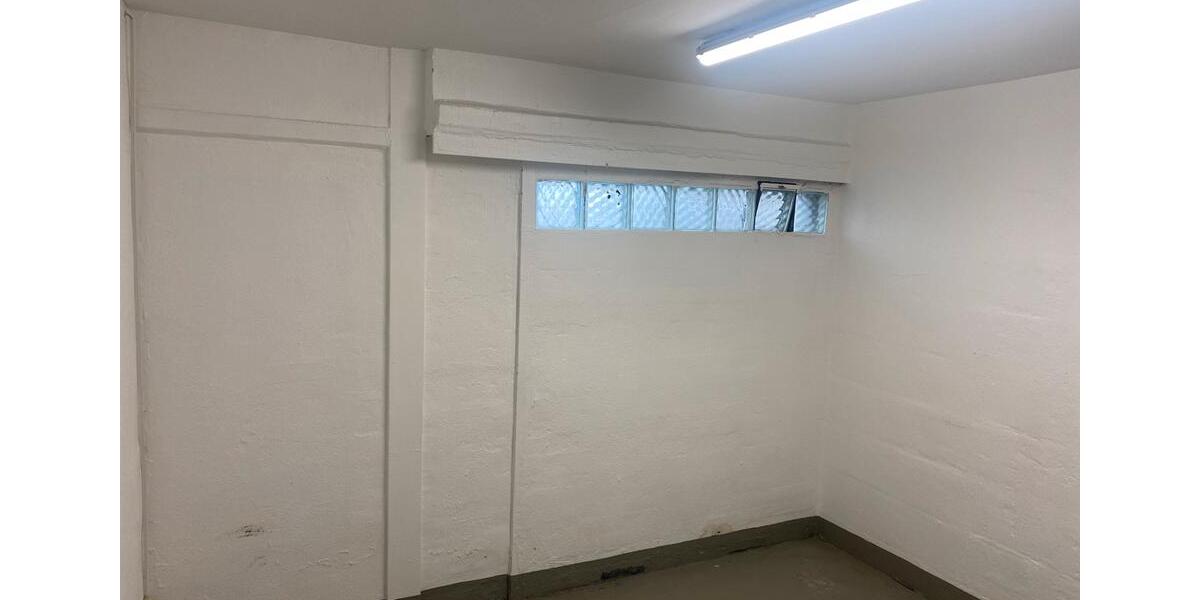 Büro mit PKW Stellplätze zimmer