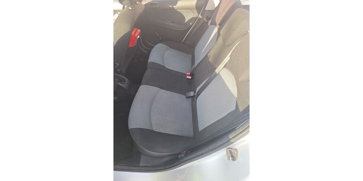 Peugeot 206 198.656 km 2.000 &euro; Düsseldorf 40213