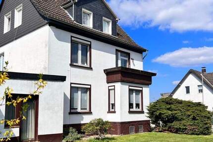 Dreifamilienhaus in zentraler Lage 8 zimmer