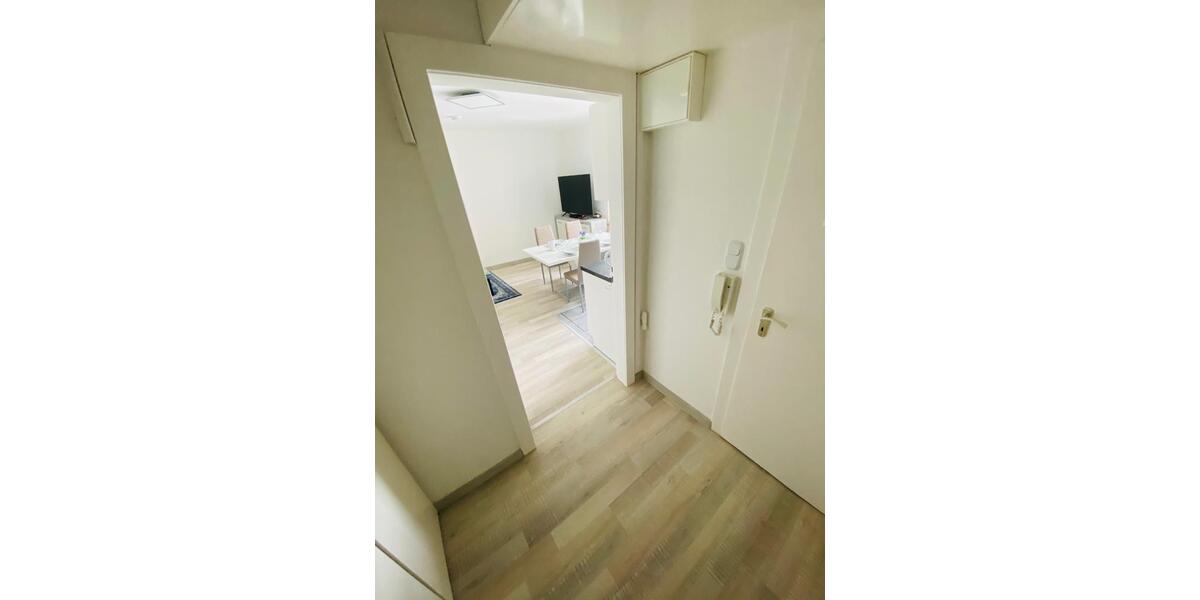 D-Zoo, möbl. 2 Zi. Whg., ruhig, ca. 40qm Wfl. + Keller (1.550EUR warm inkl. Strom + I-Net) - Etagenwohnung Düsseldorf Düsseltal | Angebot:27017831