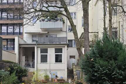 Haus zum Kaufen in Düsseldorf 1.700.000 € 502.68 m² 9 zimmer