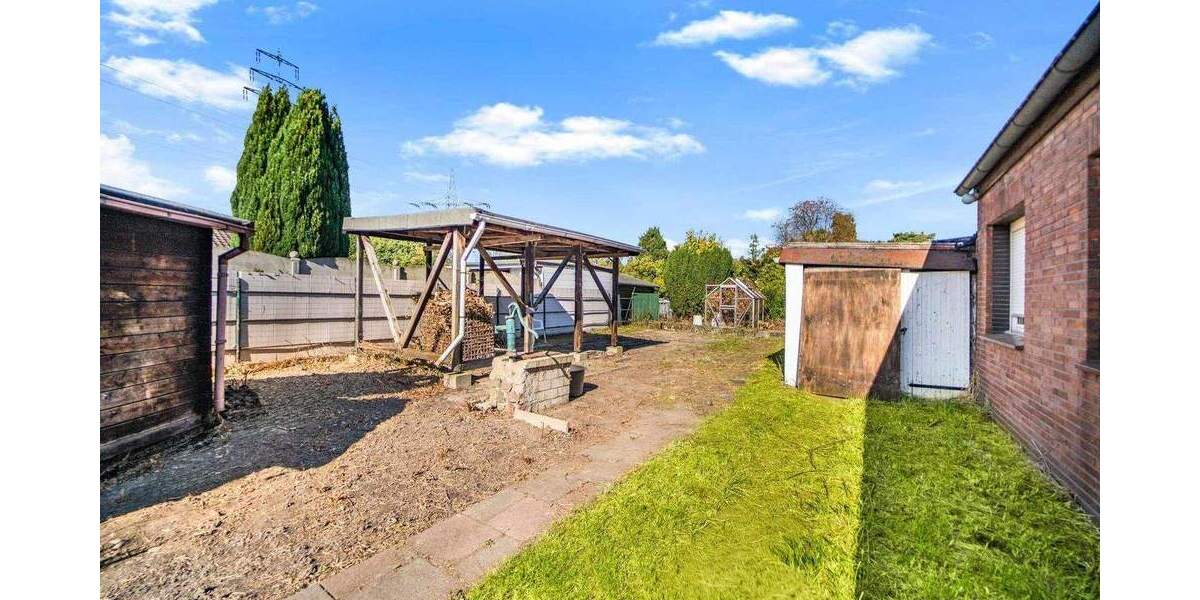 Baugrundstück mit Altbestand und Gartenteil in Vennhausen zimmer