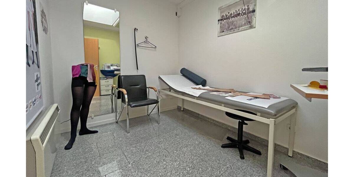 Moderne Gewerbefläche in Toplage in Grevenbroich. Sanitätshaus direkt an der Fußgängerzone 5 zimmer