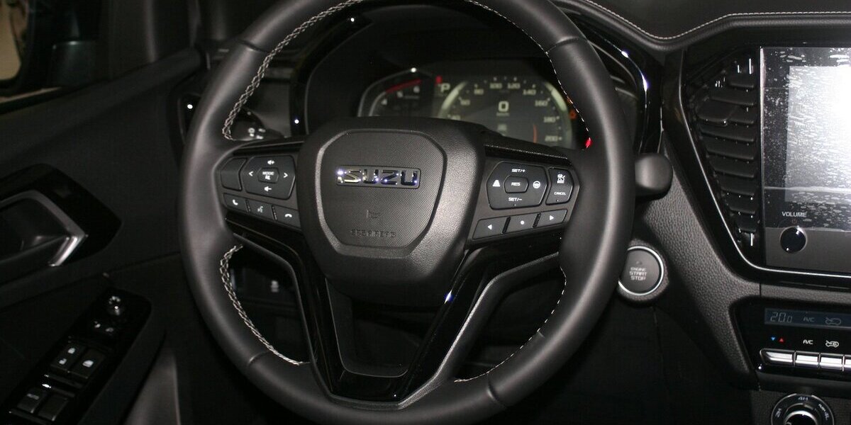 Isuzu D-Max Double Cab 4x4 V-CROSS Automatik|Diff 8.990 km 51.662 € Wermelskirchen 42929