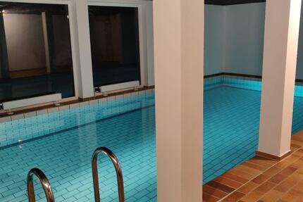Entspanntes wohnen im grünen mit Pool, Sauna und Sonnenterrasse