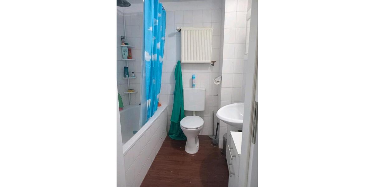 1 Zimmer WG (+Balkon, Küche, Bad, Garten) 1 zimmer