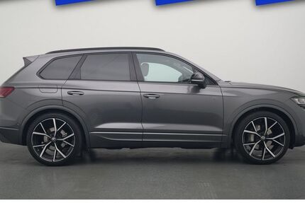 VW Touareg 3.985 km 103.480 &euro; Leverkusen 51379