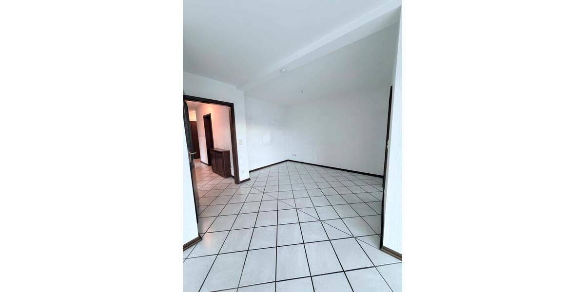 Etagenwohnung Dormagen - 3 Zimmer, 85 m&sup2;, 295.000&euro; | Angebot:25447097