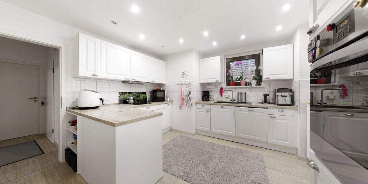 Familien sind hier willkommen! Gepflegte Wohnung mit Balkon in Rösrath 3 zimmer