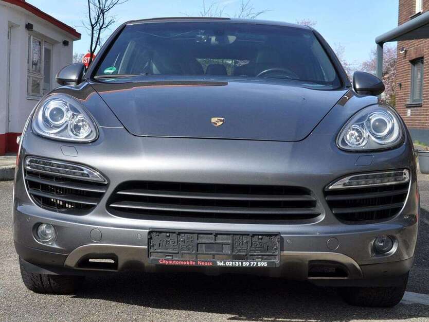 Porsche Cayenne 292.000 km 24.899 € Neuss 41468