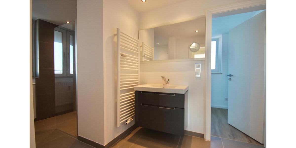 CITYHOUSE: Penthouse - Kölns schönster Blick auf den Dom! 90 m² Terrasse in Süd-West-Ausrichtung 3 zimmer