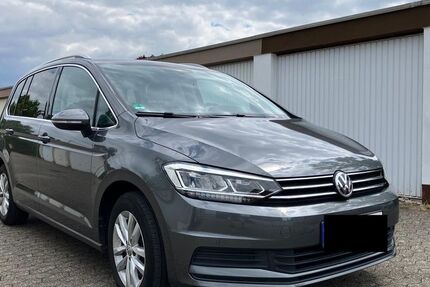 VW Touran 106.000 km 18.550 &euro; Düsseldorf 40489