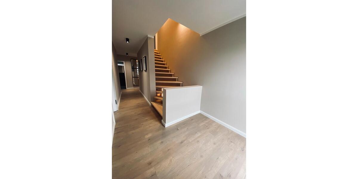 Moderne Doppelhaushälfte Baujahr 2022 in Rheinnähe 4 zimmer