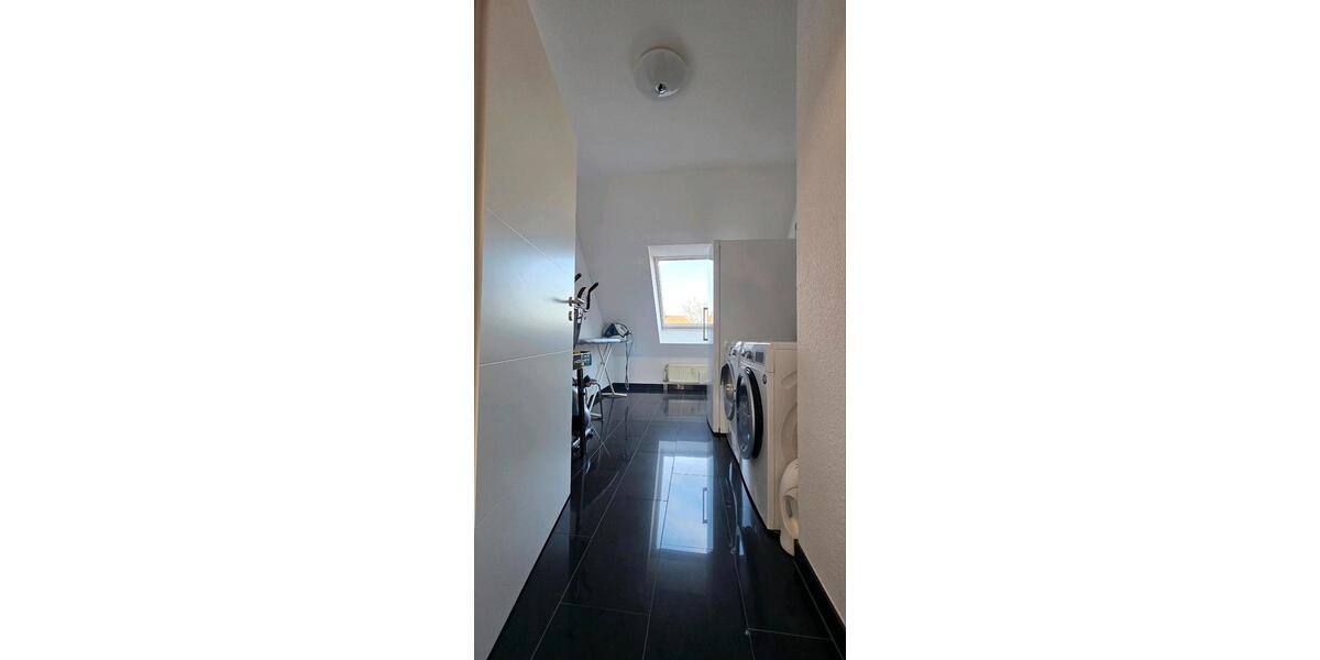 Dachgeschoßwohnung Solingen Ohligs - 2 Zimmer, 57 m&sup2;, 165.000&euro; | Angebot:26418542