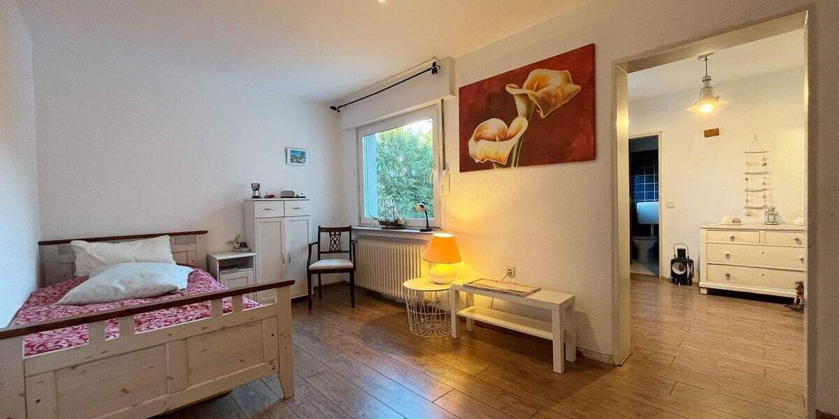 Attraktive Doppelhaushälfte mit großem Garten, Doppelgarage und 5 Zimmern! 5 zimmer