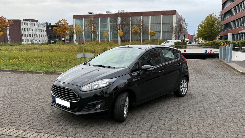 Ford Fiesta 82.000 km 6.000 &euro; Düsseldorf 40227