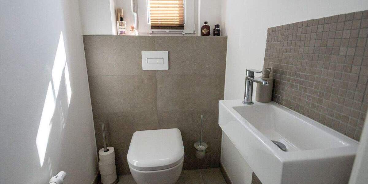 Neuwertiges, freistehendes Einfamilienhaus mit Pool und tollem Garten in zentraler Lage 4 zimmer