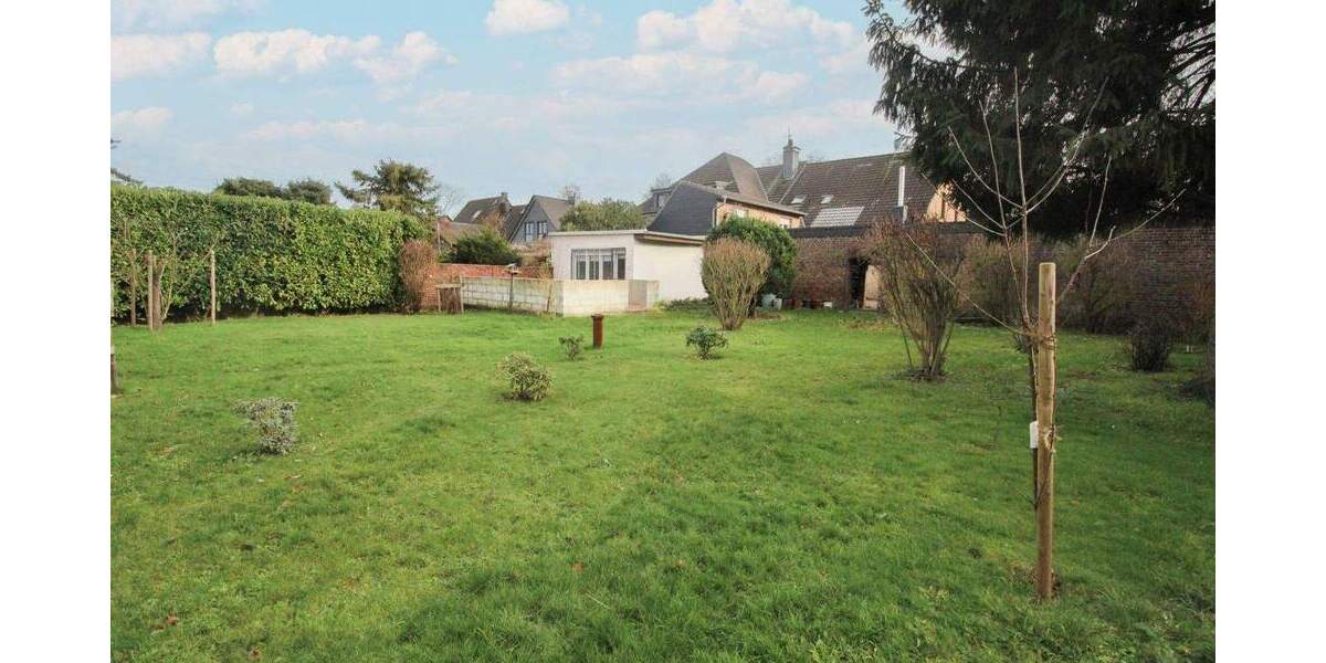 Haus sucht Handwerker: Sanierungsbedürftiges Einfamilienhaus in Dormagen-Delrath mit Ausbaupotential 8 zimmer