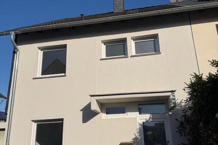 Haus Niederkassel - 6 Zimmer, 120 m&sup2;, 1.800&euro; | Angebot:25563052