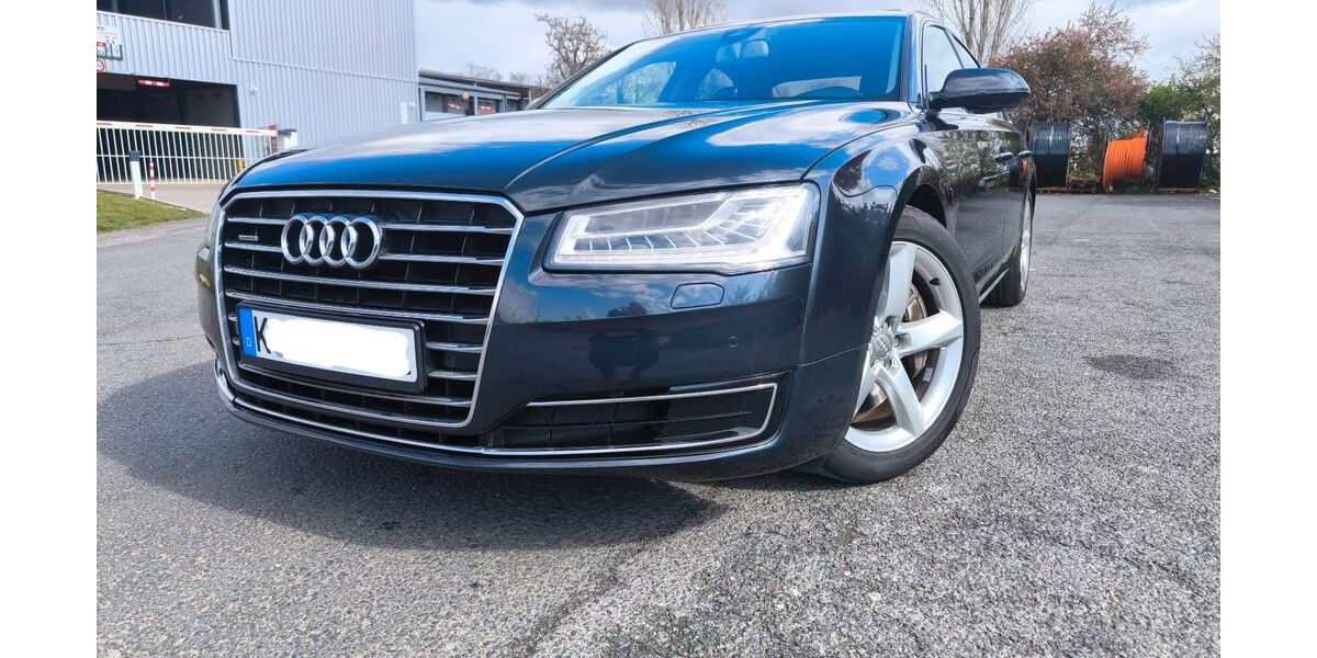 Audi A8 311.000 km 16.350 &euro; Köln 51145