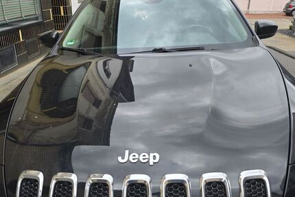 Jeep Cherokee 150.000 km 12.499 € Bornheim 53332